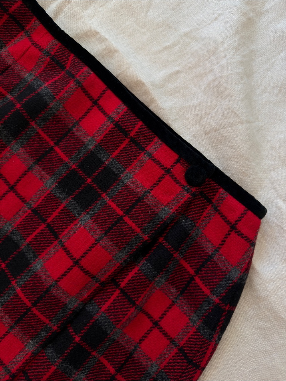 Wool blend vintage Red tartan plaid wrap mini skirt - Picture 8 of 12